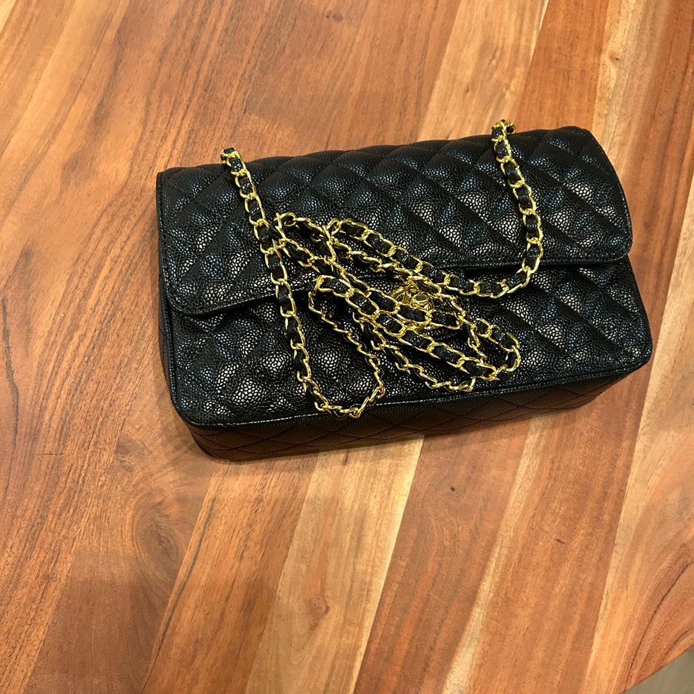 Elegant Black Quilted Chain Bag